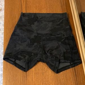 Lululemon align 4” short